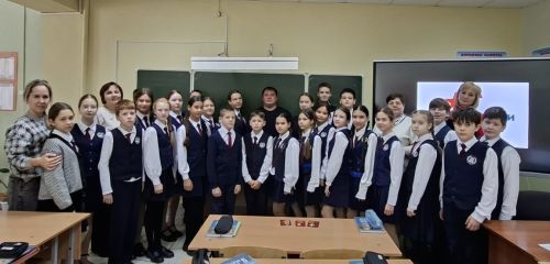 В чистопольском лицее прошел Урок мужества с участником СВО