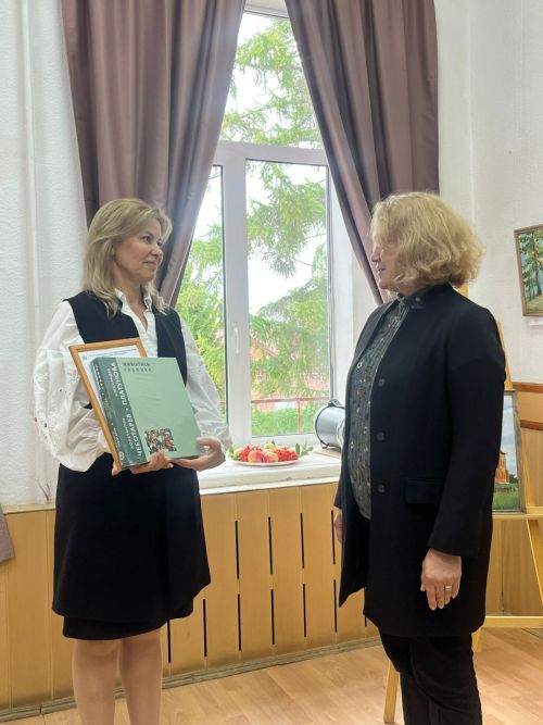 Мир в свете души: персональная выставка Натальи Ларионовой  открылась в чистопольском музее