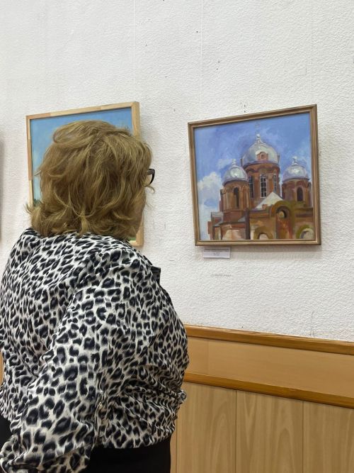 Мир в свете души: персональная выставка Натальи Ларионовой  открылась в чистопольском музее
