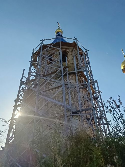 В старинном Воскресенском храме села Змиево совершаются богослужения