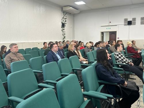 Лопатой по сугробам, инструктажом — по аферистам: о чем говорили на совещании в чистопольском муниципалитете