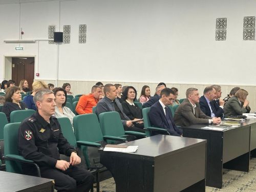 Лопатой по сугробам, инструктажом — по аферистам: о чем говорили на совещании в чистопольском муниципалитете