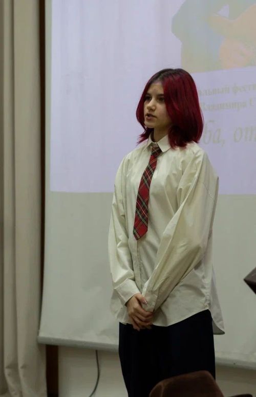 Чистопольские школьники читали и пели Высоцкого