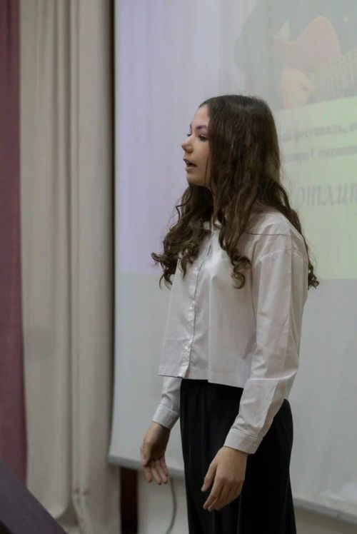 Чистопольские школьники читали и пели Высоцкого