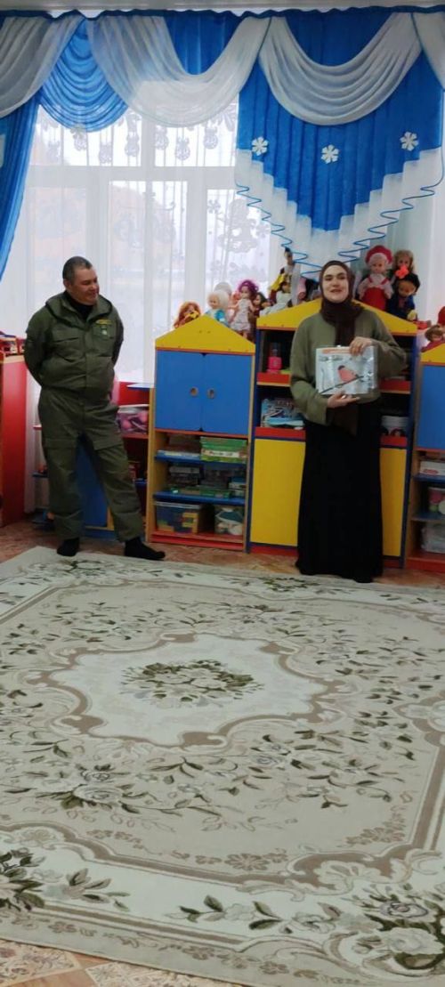 Как помочь птицам зимой: сотрудники заказника «Чистые луга» провели урок для малышей