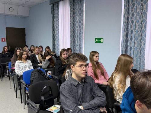 «Дропы», мошенничество и буллинг: для чистопольских студентов провели урок безопасности