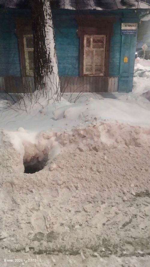 Чистопольцев предупреждают об опасности открытых люков