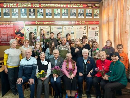 В центре «Ватан» вручили удостоверения юнармейцев