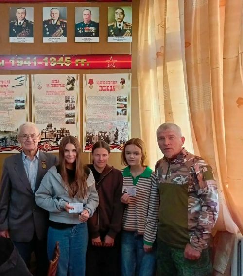 В центре «Ватан» вручили удостоверения юнармейцев