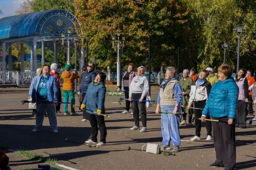 В Чистополе провели фестиваль скандинавской ходьбы