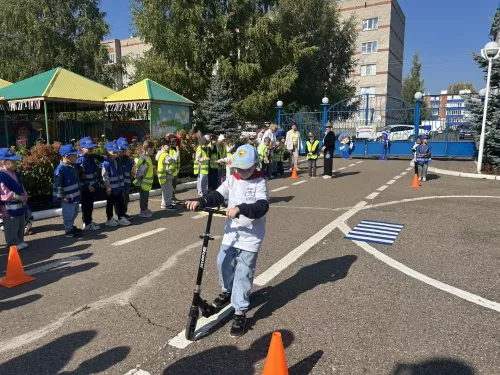 Дети и их родители стали участниками «Дорожного марафона» в Чистополе
