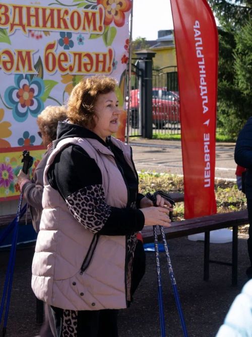 В Чистополе провели фестиваль скандинавской ходьбы