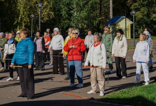 В Чистополе провели фестиваль скандинавской ходьбы