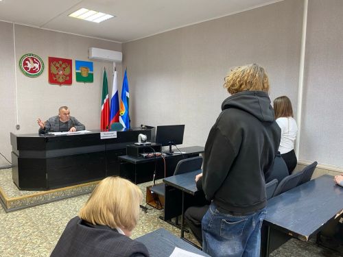 В Чистополе установили личности совершивших акт вандализма в парке «Наречье»