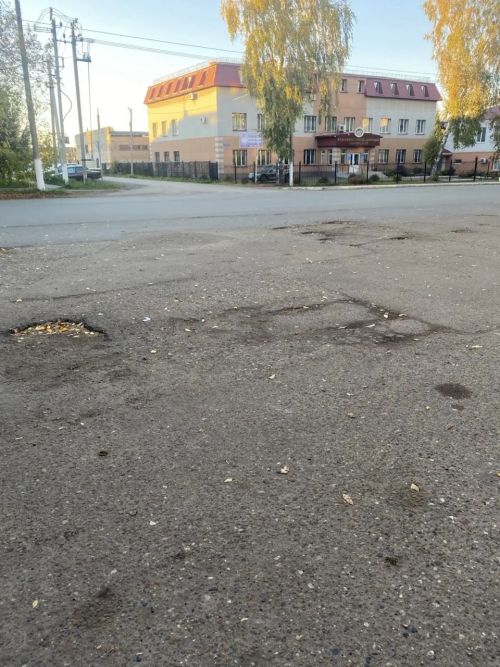 Жители Чистополя ждут ямочный ремонт на аварийном перекрёстке
