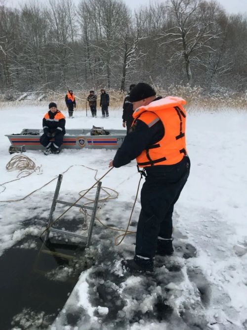 Правило правой руки и ходовой конец: как устроена «слепая» работа водолаза под водой