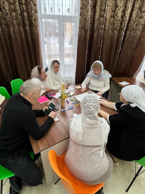 «Сретение — значит встреча»: педагоги и ученики воскресной школы в Никольском соборе говорили о главном
