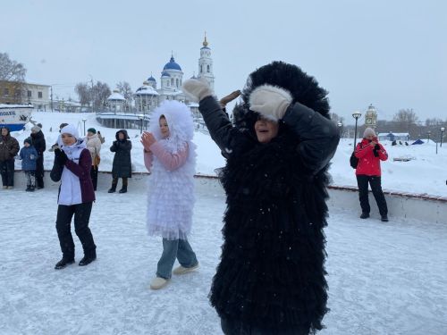 Фигуралы шуу, мастерлар аллеясе, яраткан җырларыбыз: Чистайда оста куллар фестивале узды