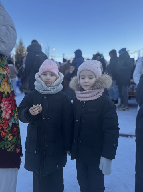 Гонки на лыжах, метание валенка и блины: в Чистополе весело отметили Молодёжную Масленицу