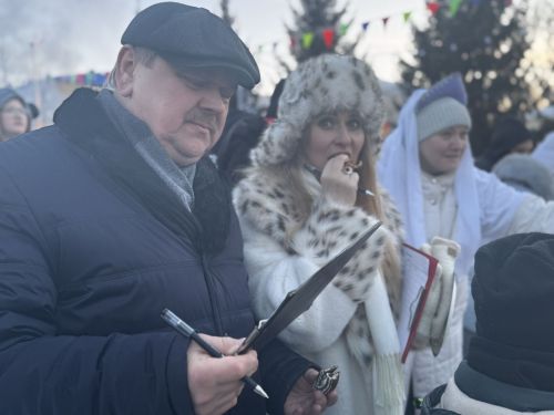 Гонки на лыжах, метание валенка и блины: в Чистополе весело отметили Молодёжную Масленицу