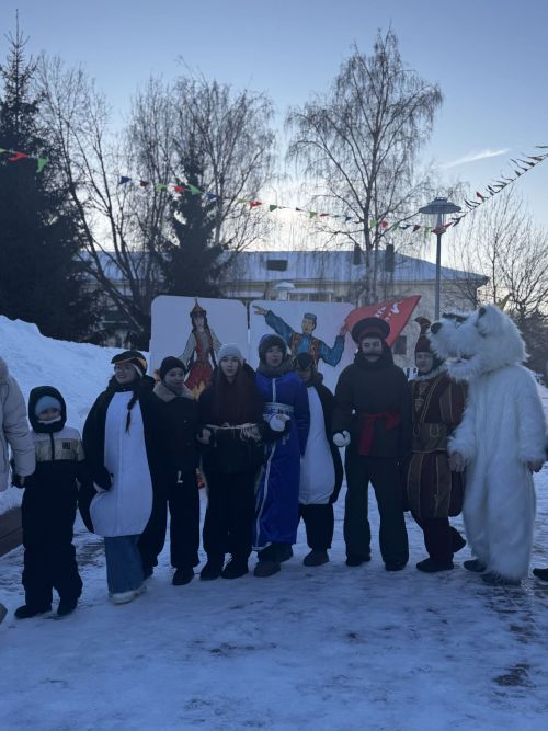 Гонки на лыжах, метание валенка и блины: в Чистополе весело отметили Молодёжную Масленицу