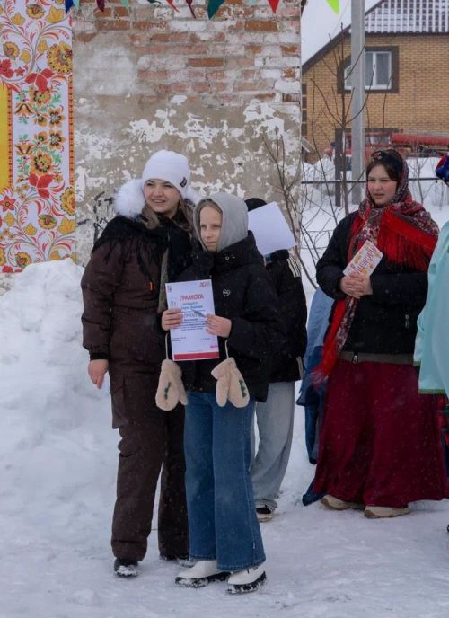 Блины, дружба, конкурсы: чем запомнилась Масленица на «Кирпичном»