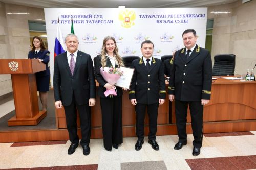 Две сотрудницы Чистопольского городского суда удостоены высоких наград