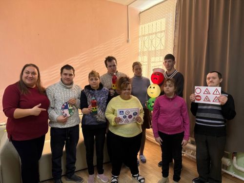 В Чистополе для особенных ребят провели творческий мастер-класс по правилам дорожного движения