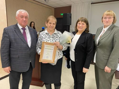 Сотрудникам Клиентской службы отделения Социального фонда в Чистопольском районе вручили награды
