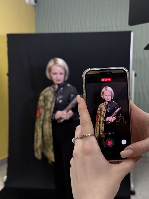 Китель героя: в Чистополе состоялась особенная фотосессия для семей участников СВО