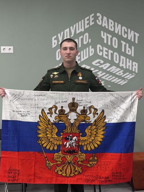Китель героя: в Чистополе состоялась особенная фотосессия для семей участников СВО