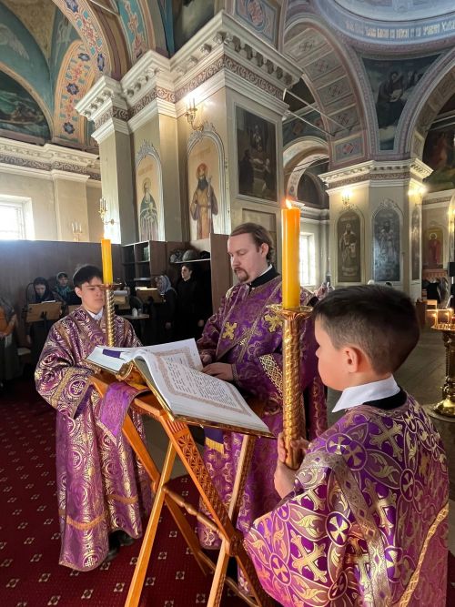Епископ Пахомий совершил Литургию Преждеосвященных Даров в праздник Обретения главы Иоанна Предтечи