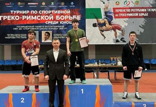 Чистопольские борцы завоевали четыре медали на первенстве Татарстана