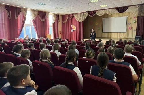 Сотрудники полиции провели уроки безопасности для чистопольских школьников