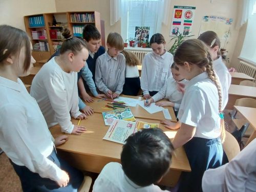 Школьники Чистополя приняли участие в конкурсе «Голос поддержки» в поддержку телефона доверия