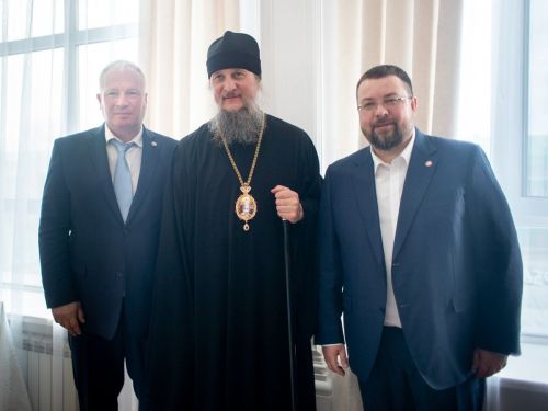 Глава Чистопольского района Дмитрий Иванов принял участие в пасхальном обеде в Алексеевском