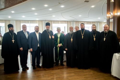 Глава Чистопольского района Дмитрий Иванов принял участие в пасхальном обеде в Алексеевском