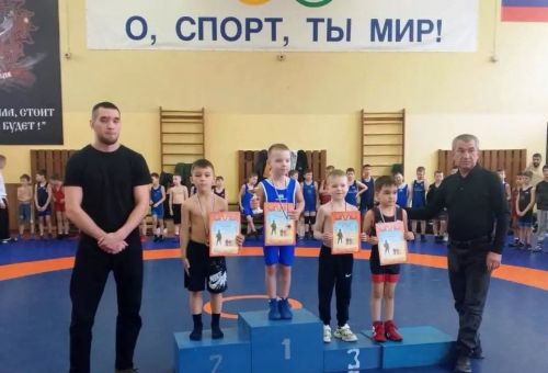 В «Батыре» почтили память героя: состоялся турнир по греко-римской борьбе, посвящённый Михаилу Кузникову