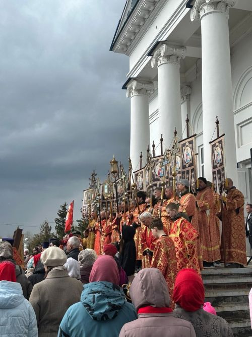 Крестный ход под звон колоколов прошёл по центральной улице Чистополя
