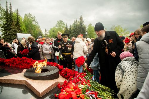 Епископ Пахомий поздравляет с Днем Победы