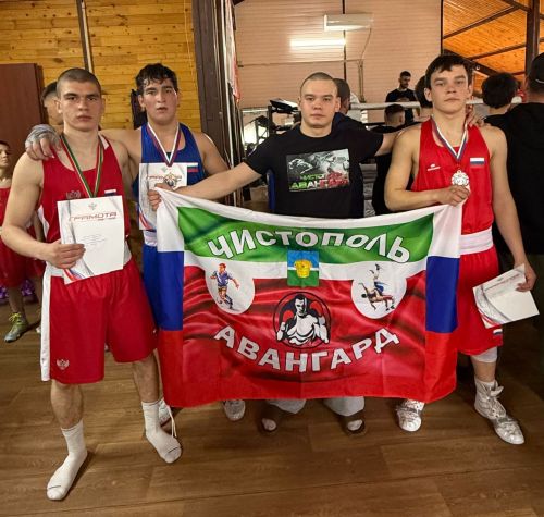 Спортсмены из Чистополя завоевали награды на открытом ринге по боксу