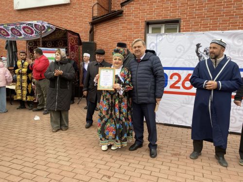 Милли традицияләр, җырлар һәм сыйланулар: Чистайда халыклар дуслыгы фестивале узды