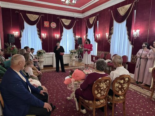 В Чистополе золотые юбиляры Шарифуллины отметили 50-летие свадьбы