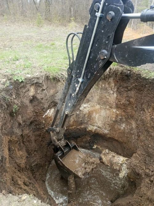 На улице Парковой в Чистополе ведутся круглосуточные работы на аварийном участке водоотведения