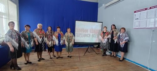 Жительница Чистопольского района Валентина Кирхнер провела для односельчан мастер-класс по лозоплетению