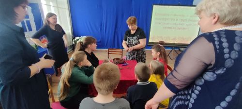 Жительница Чистопольского района Валентина Кирхнер провела для односельчан мастер-класс по лозоплетению