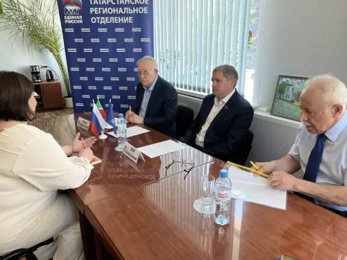 Депутат Госдумы Олег Морозов оценил развитие Чистопольского района и встретился с жителями
