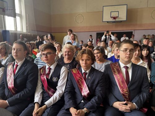 В чистопольском лицее № 1 прошла линейка, посвящённая последнему звонку