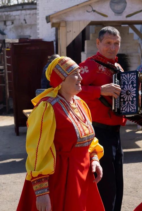 В Чистополе открылась «Купеческая усадьба»: верблюд, свечи и печь с блинами