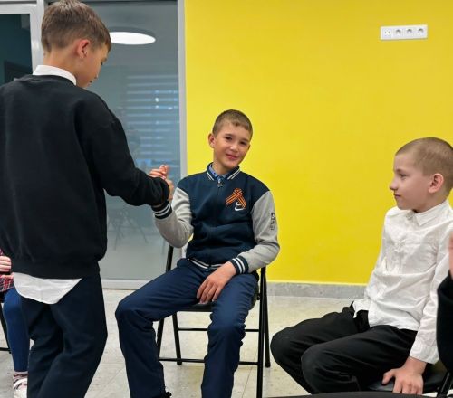 Школьники из Чистополя учились общению без слов и создавали «рисунок добра»
